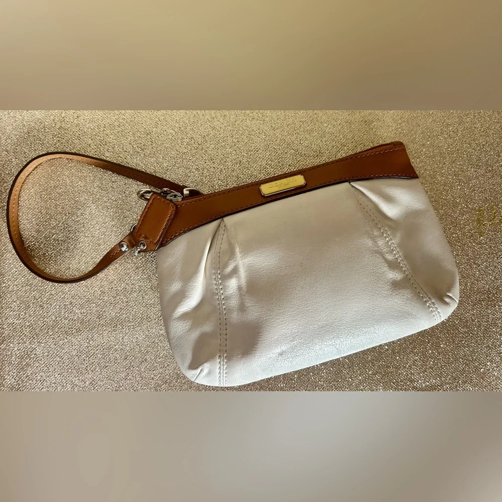 Coach Cream Leather Wristlet - Picture 5 of 6